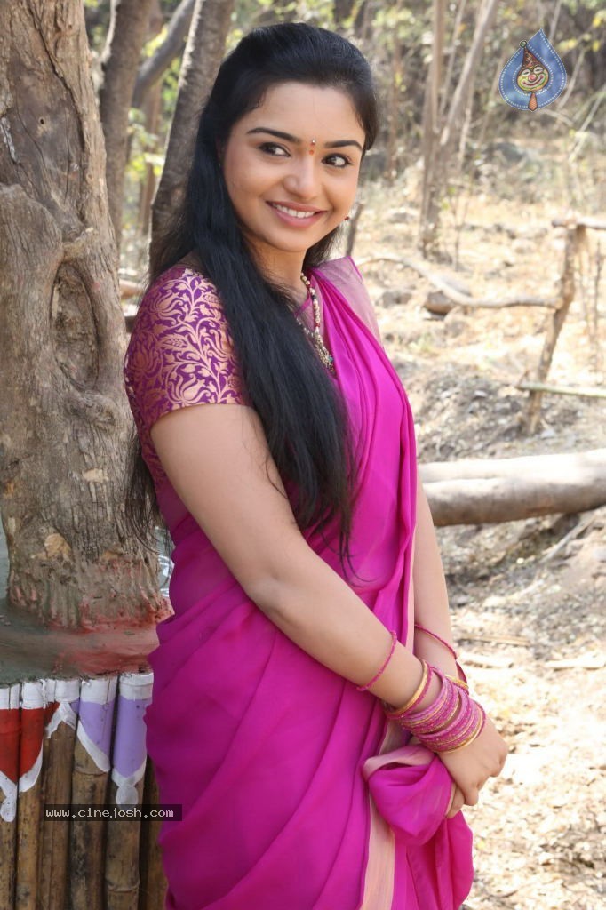 Yamini New Stills - 4 / 84 photos