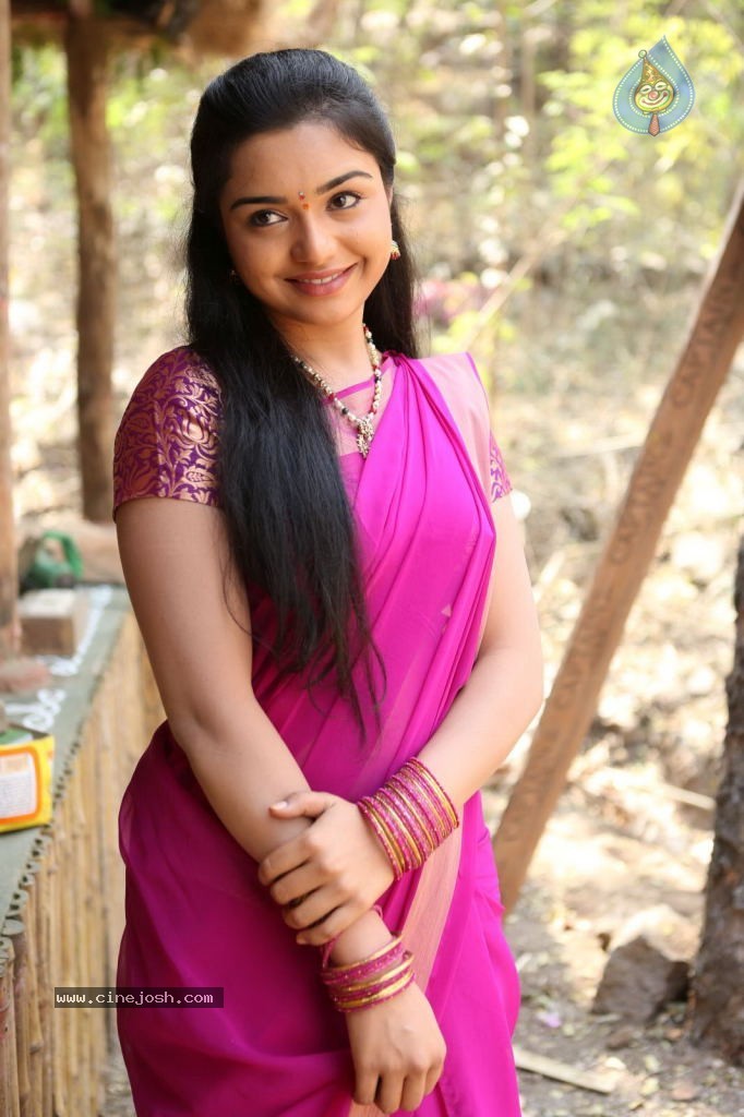 Yamini New Stills Photo 10 Of 84 