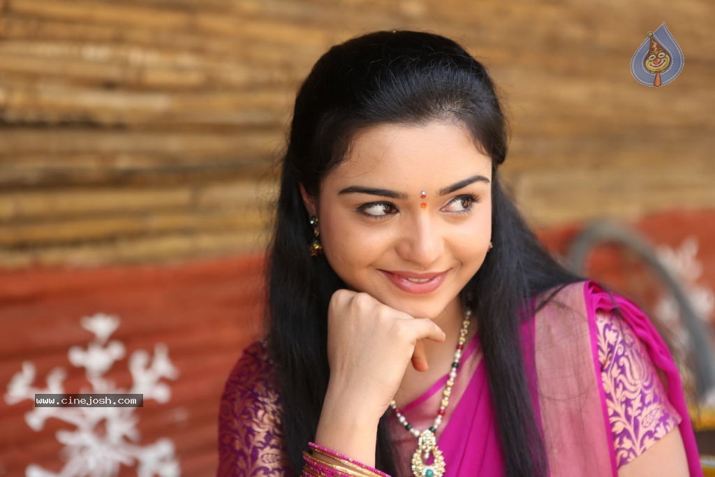 Yamini New Stills - 13 / 84 photos