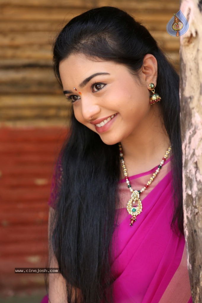 Yamini New Stills - 29 / 84 photos