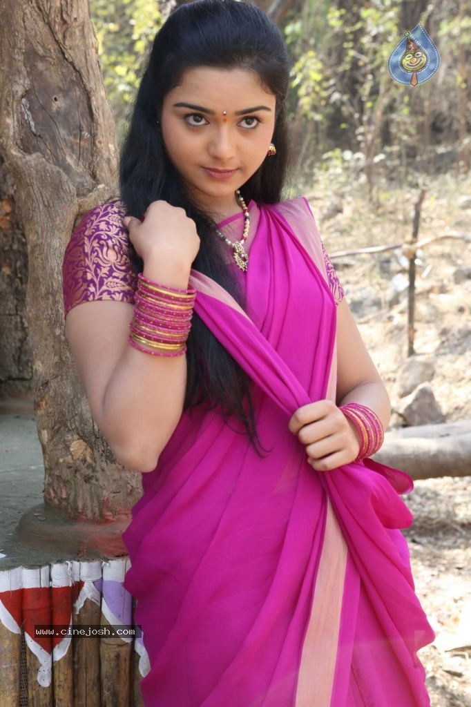 Yamini New Stills - 32 / 84 photos