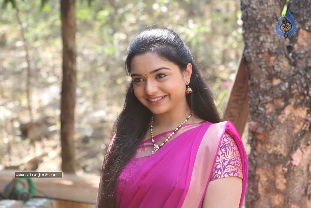 Yamini New Stills - 33 / 84 photos