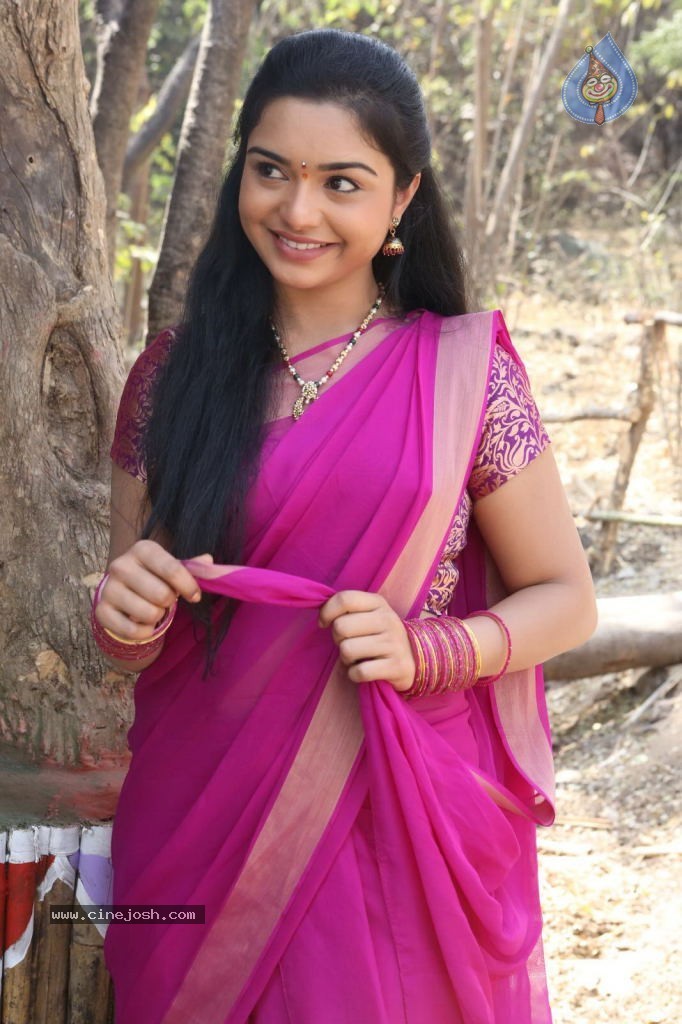 Yamini New Stills - 37 / 84 photos