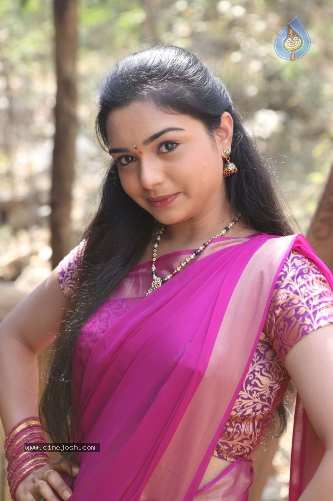 Yamini New Stills - 41 / 84 photos