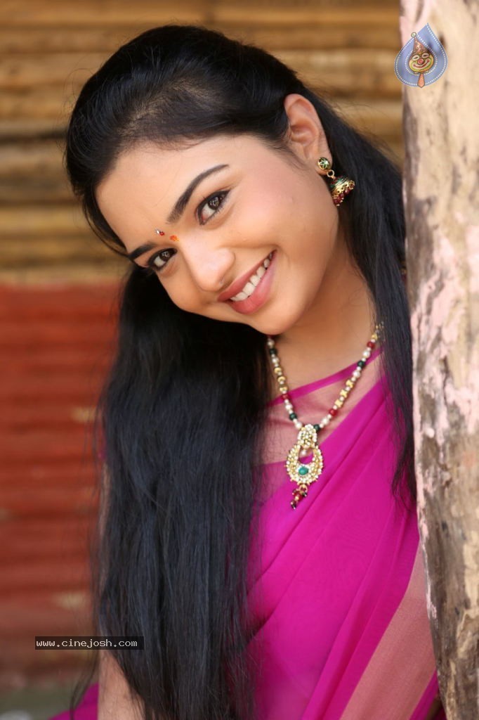 Yamini New Stills - 52 / 84 photos