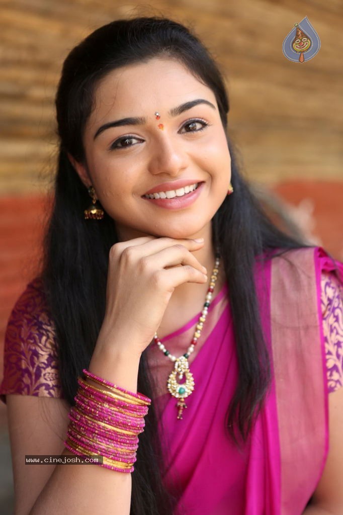 Yamini New Stills - 64 / 84 photos