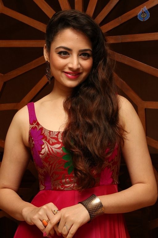 Zoya Afroz Photos - 2 / 32 photos