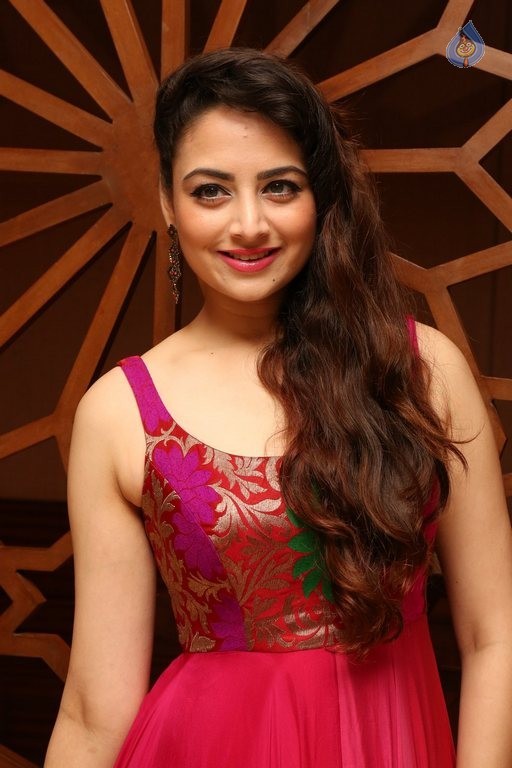 Zoya Afroz Photos - 7 / 32 photos