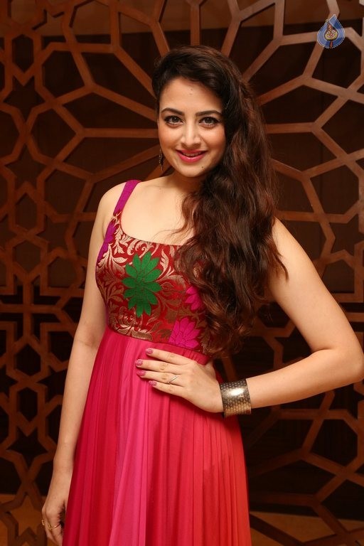 Zoya Afroz Photos - 8 / 32 photos