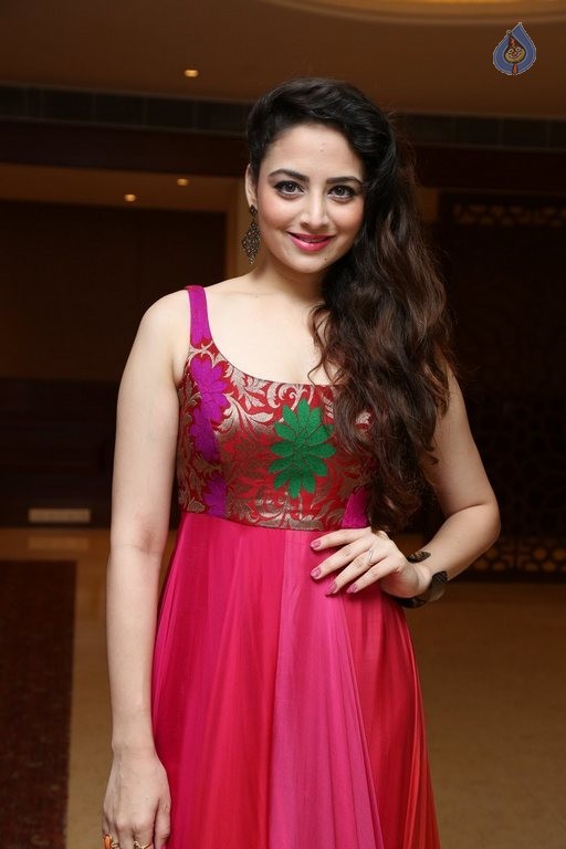 Zoya Afroz Photos - 25 / 32 photos