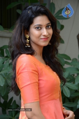 Actress Gouthami New Photos - 11 of 21