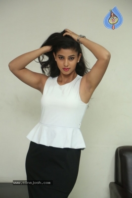 Actress Pavani Stills - 3 of 21