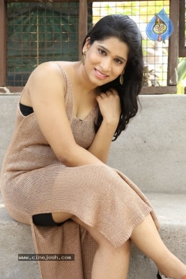 Actress Yamini Photoshoot - 16 of 21