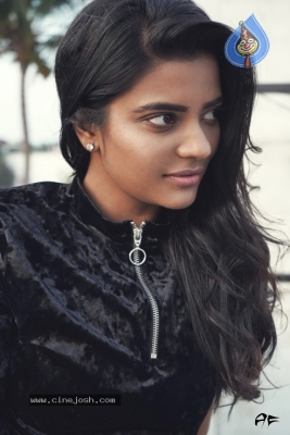 Aishwarya Rajesh Latest Photoshoot - 1 of 10