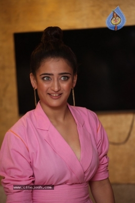 Akshara Haasan Gallery - 13 of 18