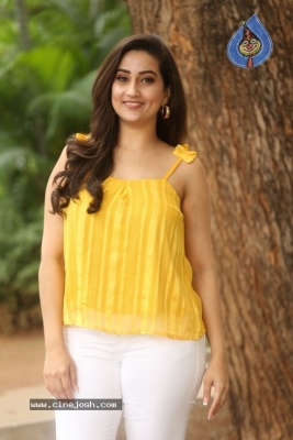 Anchor Manjusha Stills - 8 of 42