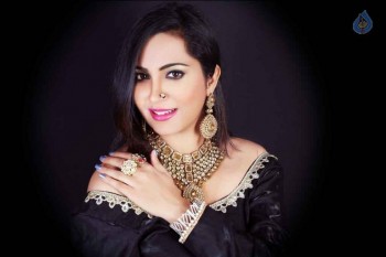 Arshi Khan New Photos - 4 of 14