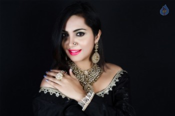 Arshi Khan New Photos - 6 of 14