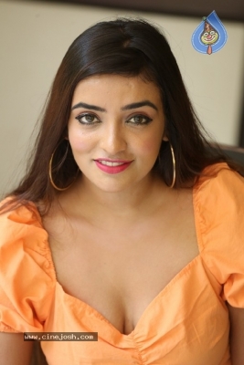 Ashi Roy Stills - 6 of 21