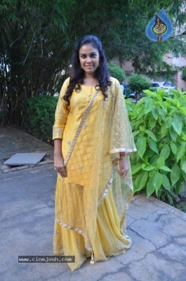 Chandini Tamilarasan Photos - 15 of 16