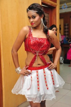 Dancer Nisha New Pics - 17 of 42