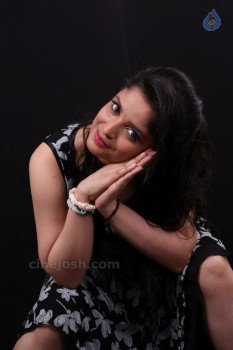 Divya New pics - 5 of 40