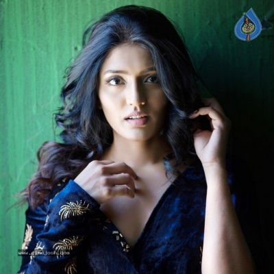 Eesha Rebba New Pics - 2 of 9