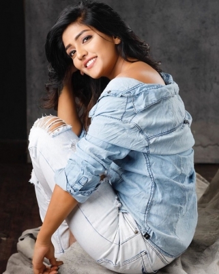 Eesha Rebba Photos - 14 of 15