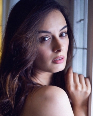 Evelyn Sharma Photos - 2 of 13