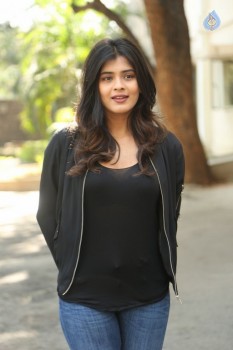 Hebah Patel New Gallery - 15 of 42