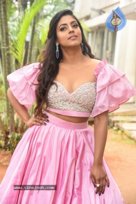 Iniya Stills - 2 of 15