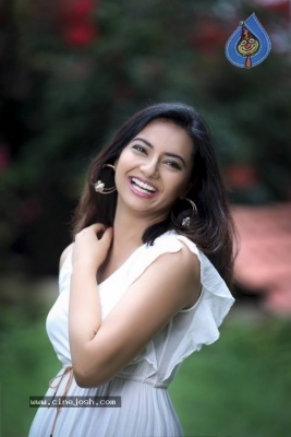 Isha Chawla New Photos - 10 of 13