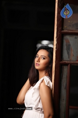 Isha Chawla New Photos - 13 of 13