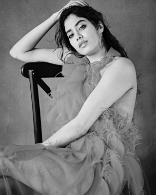 Janhvi Kapoor Photos - 5 of 17