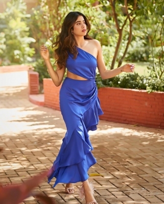 Janhvi Kapoor Photos - 13 of 17