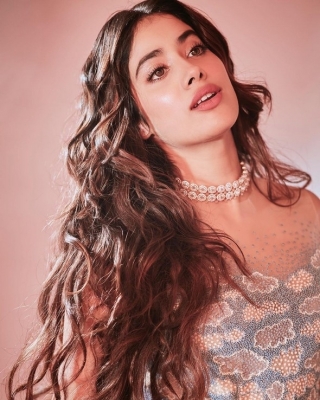 Janhvi Kapoor Stills - 8 of 13