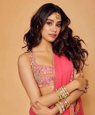 Janhvi Kapoor Stills - 4 of 13