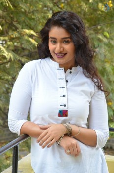 Kiran Chetwani New Photos - 15 of 18