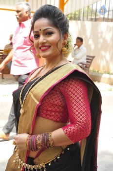 Madhavi Latha New Pics - 10 of 40