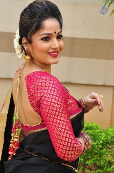 Madhavi Latha New Pics - 16 of 40