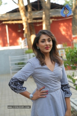 Madhu Shalini Latest Pics - 6 of 19