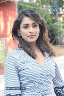 Madhu Shalini Latest Pics - 15 of 19