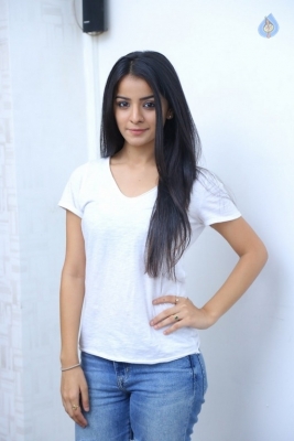 Mahima Makwana Latest Photos - 12 of 42