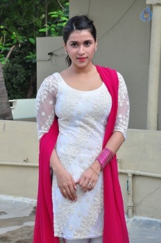 Mannara Chopra Gallery - 6 of 42