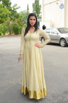 Mannara Chopra Gallery - 1 of 40