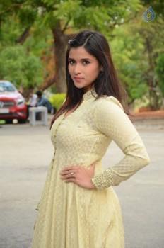 Mannara Chopra Gallery - 12 of 40