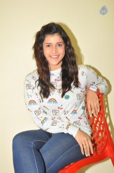 Mannara Chopra Latest Pics - 32 of 42