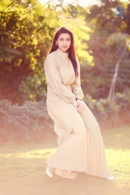 Mannara Chopra New Pics - 8 of 13