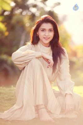 Mannara Chopra New Pics - 11 of 13