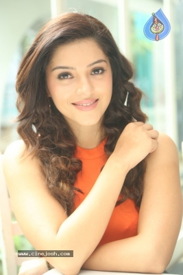 Mehreen Kaur New Photos - 5 of 40